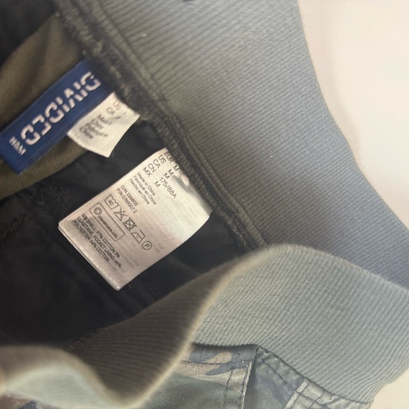 Lightly worn camo joggers men’s medium or could be women’s med (8-10) as well - Picture 3 of 4